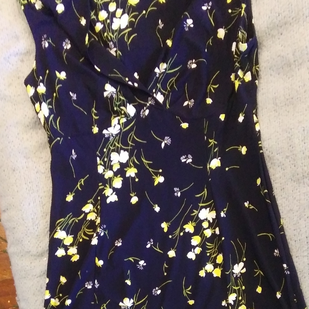 Dress - Picture 2 of 4